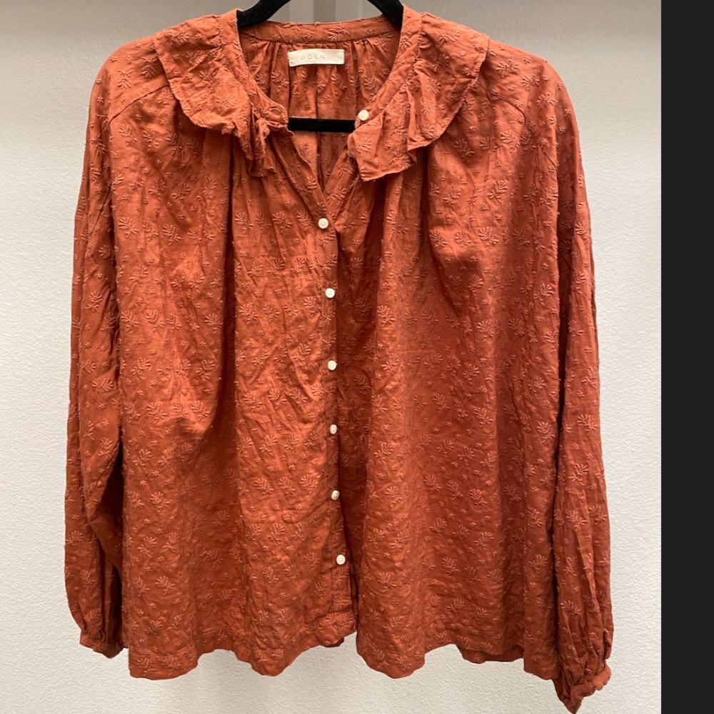 Doen Rust Blouse with Ruffled Collar